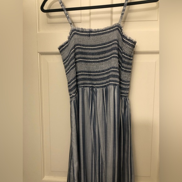Chambray and white Sundress - Picture 5 of 5